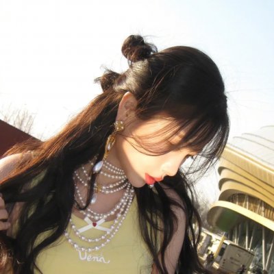 监狱三年后她登临至高